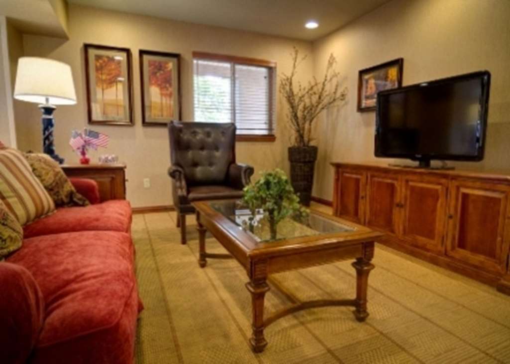 Liberty Lodge Saint Robert Interior photo